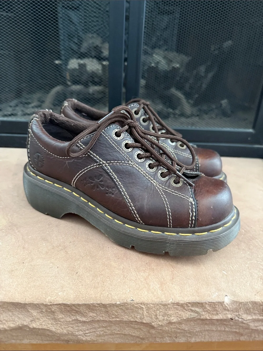 Dr. Martens Melissa 12283 VTG Y2K Brown Leather Lace-Up Daisy Embossed Chunky